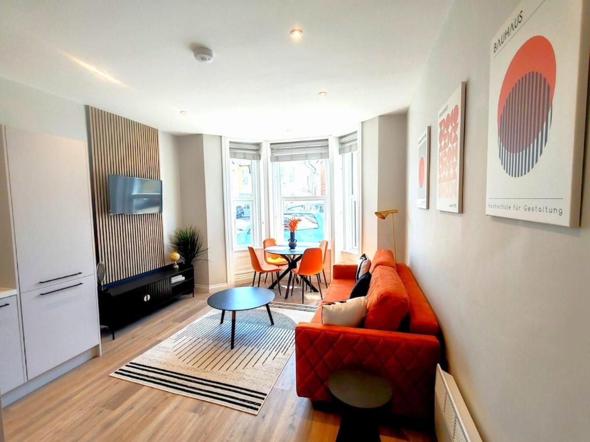 Stunning Modern Apartment Sleeps 4 - 6 Min Walk From Golden Beaches-Free Parking Bournemouth Exteriér fotografie