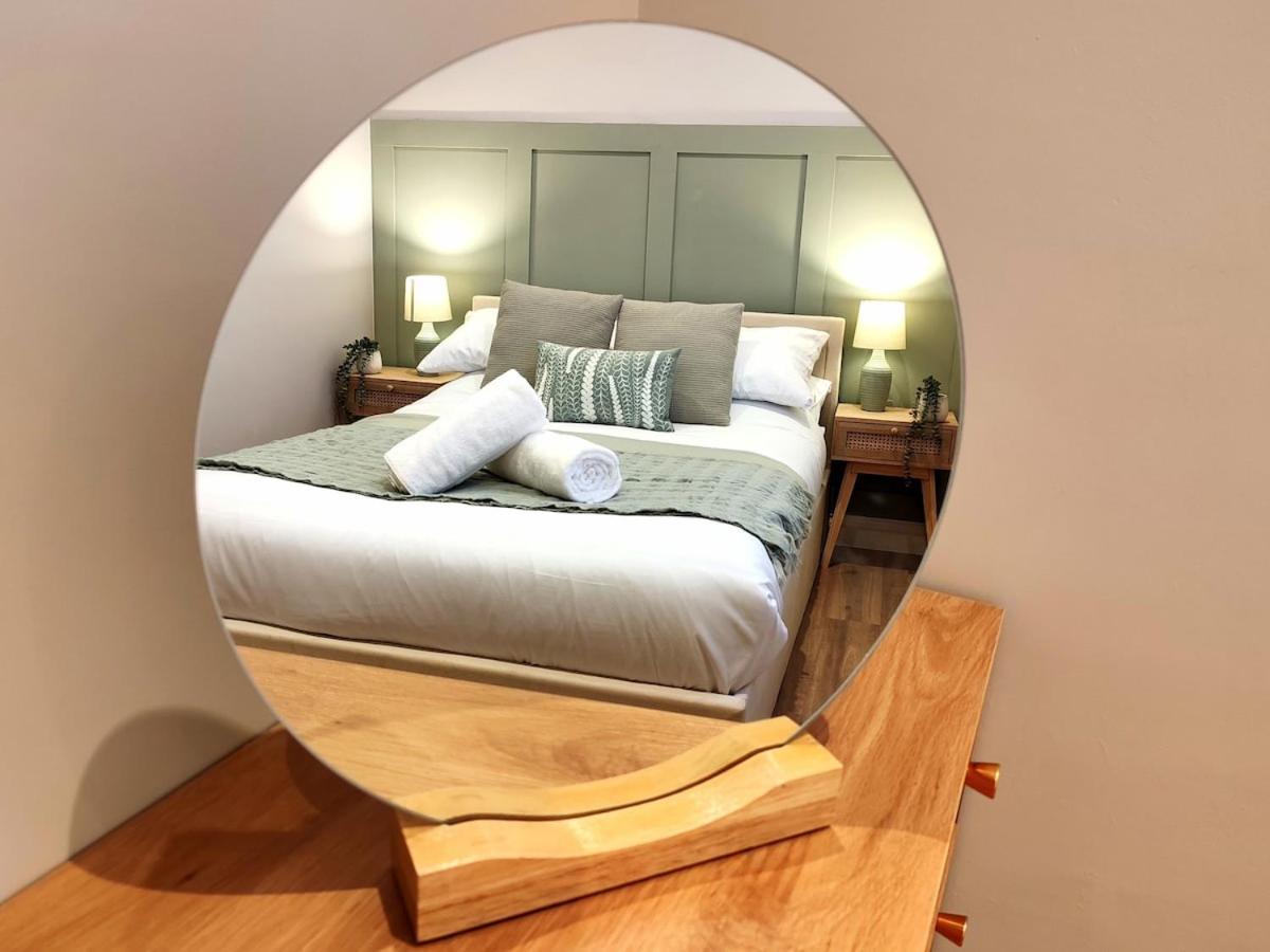 Stunning Modern Apartment Sleeps 4 - 6 Min Walk From Golden Beaches-Free Parking Bournemouth Exteriér fotografie