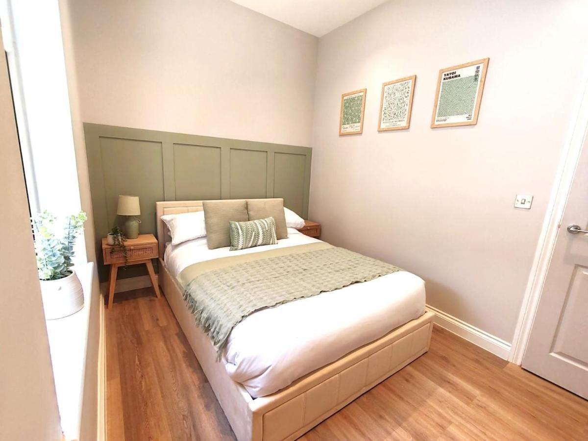 Stunning Modern Apartment Sleeps 4 - 6 Min Walk From Golden Beaches-Free Parking Bournemouth Exteriér fotografie