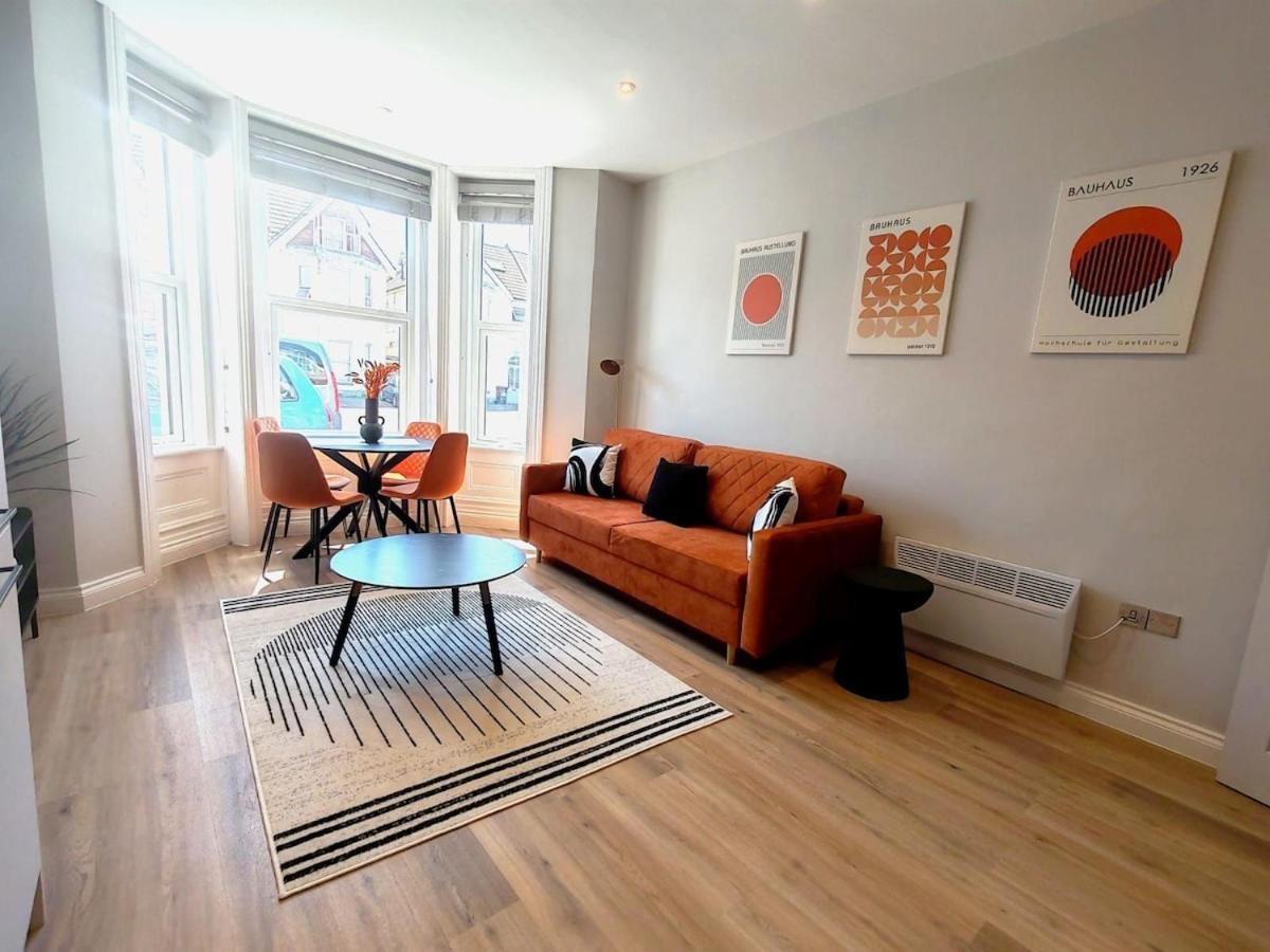 Stunning Modern Apartment Sleeps 4 - 6 Min Walk From Golden Beaches-Free Parking Bournemouth Exteriér fotografie